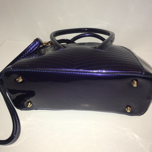 Shiny Dark Purple Handbag with Shoulder Strap - Picture 4 of 7